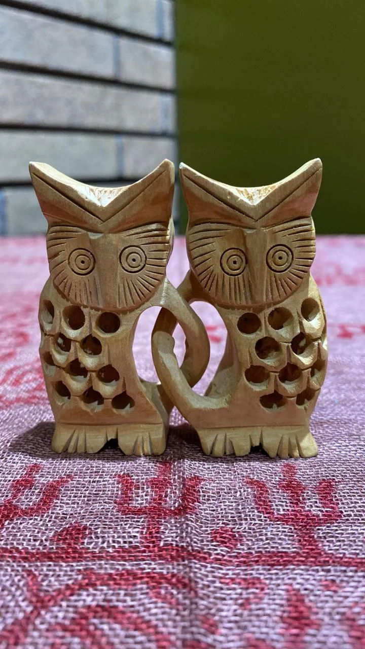 Wooden Owls Best Friends Statue